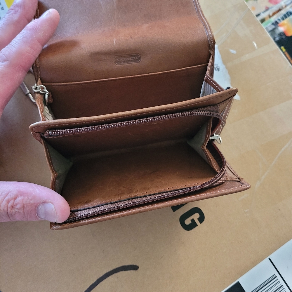 Coach leather wallet - Picture 2 of 2